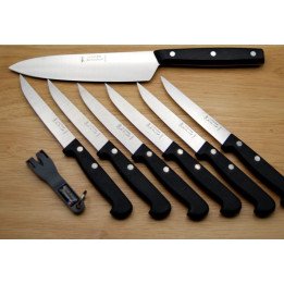 Lot 1 couteau chef + 6 couteaux steak + 1 affuteur